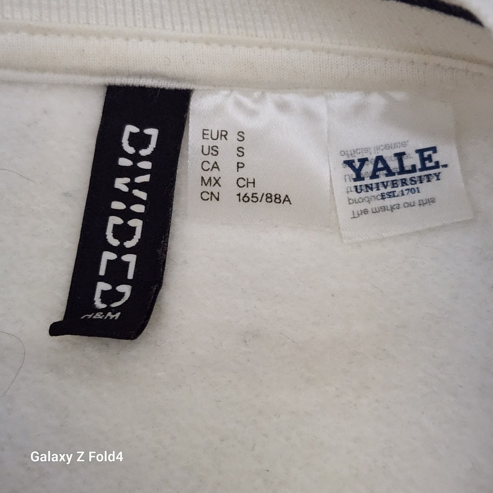H&M Divided Yale University Embroidered Crewneck Sweatshirt White Blue Small - Picture 2 of 5